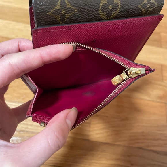 Authentic Louis Vuitton Ariane Compact Wallet in Monogram Fuchsia - Picture 7 of 12